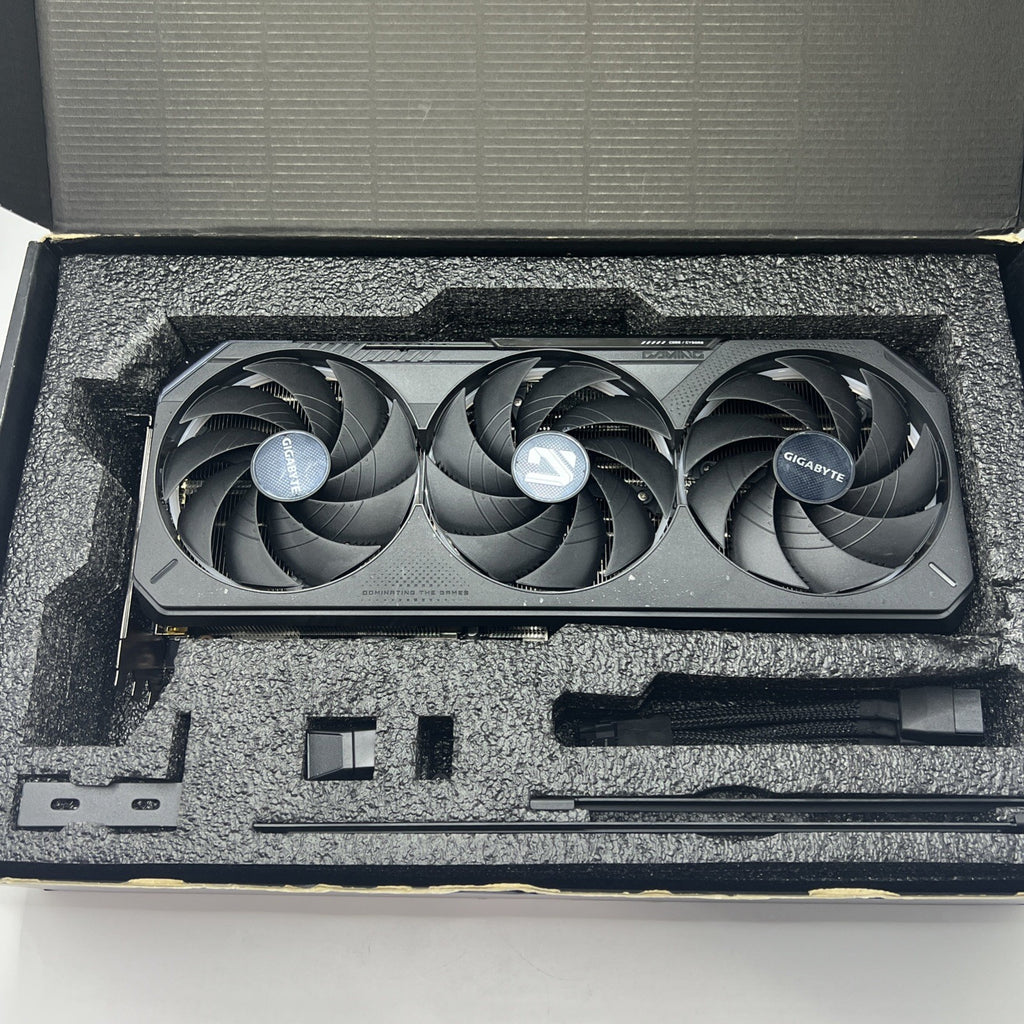 GIGABYTE GeForce RTX 5080 16GB GDDR7 GV-N5080GAMING OC-16GD