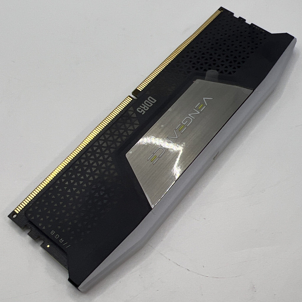 Corsair Vengeance RGB DDR5 16GB (1x16GB) 6000 DIMM Intel XMP CMH32GX5M2E6000C36