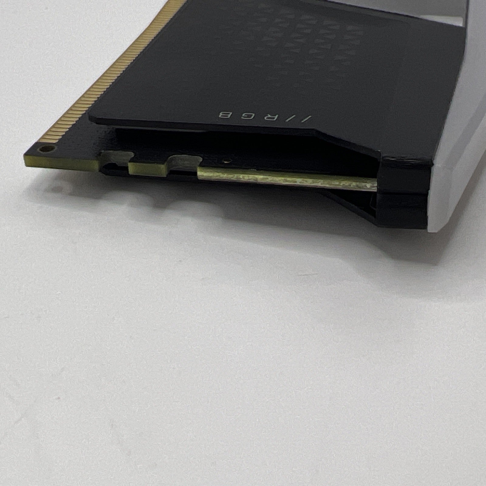 (PARTS) Corsair Vengeance RGB DDR5 16GB (1x16GB) 6000 DIMM CMH32GX5M2E6000C36
