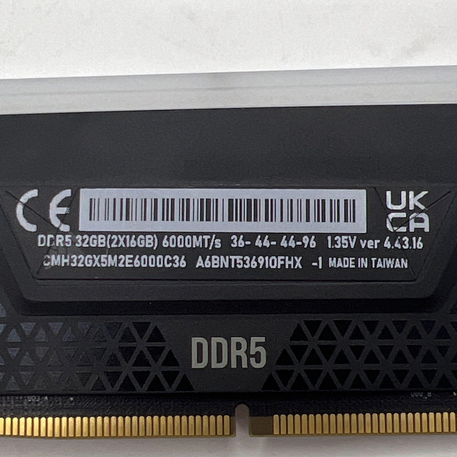(PARTS) Corsair Vengeance RGB DDR5 16GB (1x16GB) 6000 DIMM CMH32GX5M2E6000C36