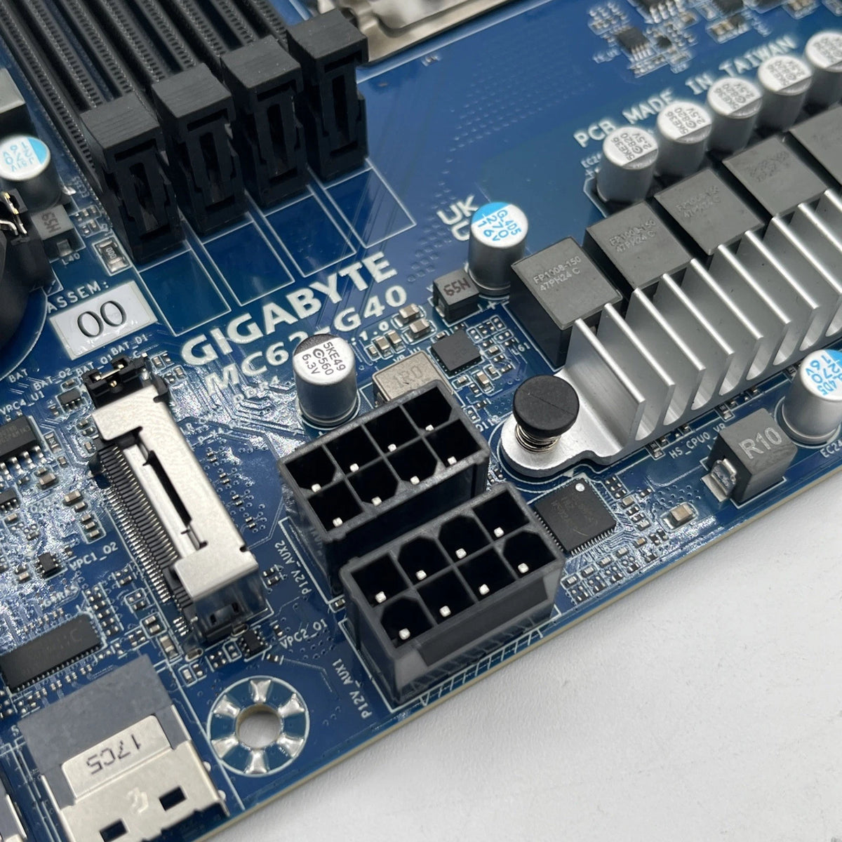 GIGABYTE MC62-G40 sWRX8 WRX80 SSI CEB DDR4 Workstation Motherboard