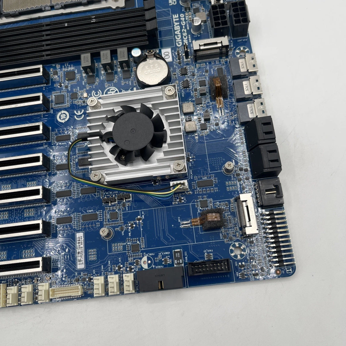GIGABYTE MC62-G40 sWRX8 WRX80 SSI CEB DDR4 Workstation Motherboard