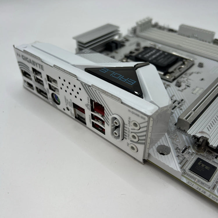 GIGABYTE B850M EAGLE WIFI6E ICE (Socket AM5) AMD B850 Micro-ATX DDR5 Wi-Fi